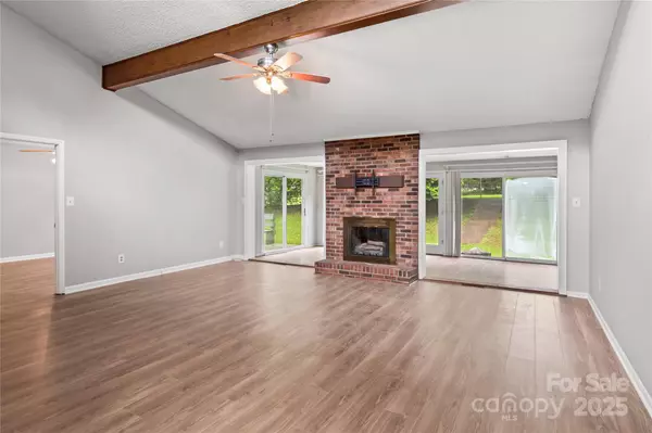 Yadkinville, NC 27055,308 Pine Valley DR