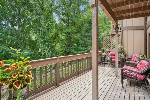 Maggie Valley, NC 28751,37 George CIR