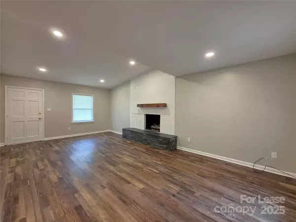 Kannapolis, NC 28083,902 Packard AVE