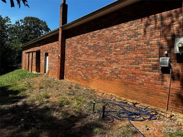 Hickory, NC 28602,9046 Costner RD