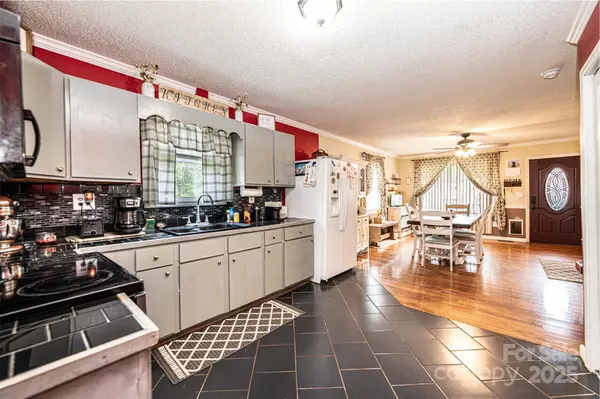 Lenoir, NC 28645,1161 Teaberry LN