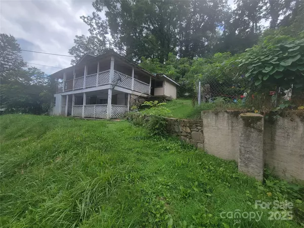 Waynesville, NC 28786,352 Welch ST