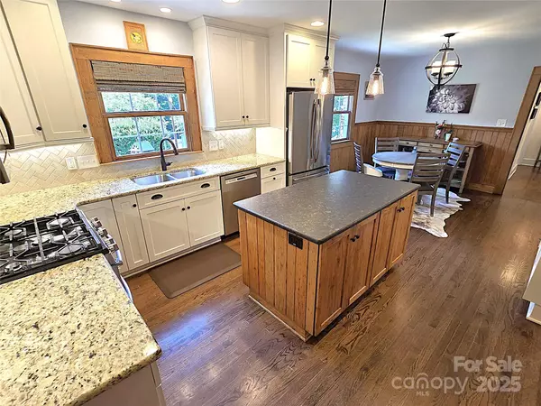 Hickory, NC 28601,719 9th ST NW