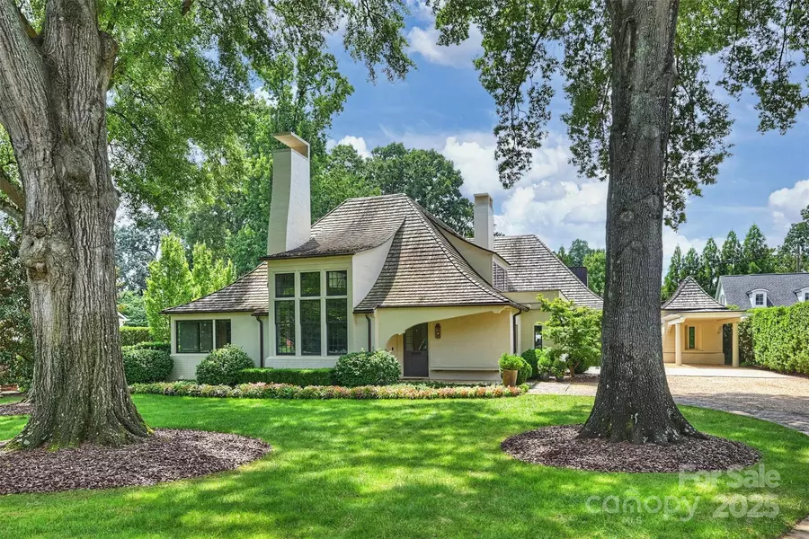 3912 Beresford RD, Charlotte, NC 28211