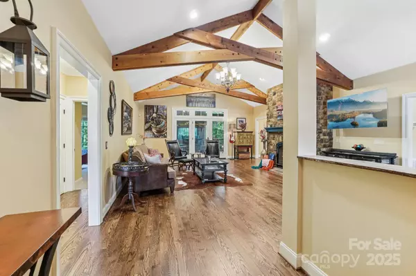 Hendersonville, NC 28791,274 Majestic View CT