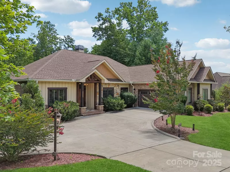 274 Majestic View CT, Hendersonville, NC 28791