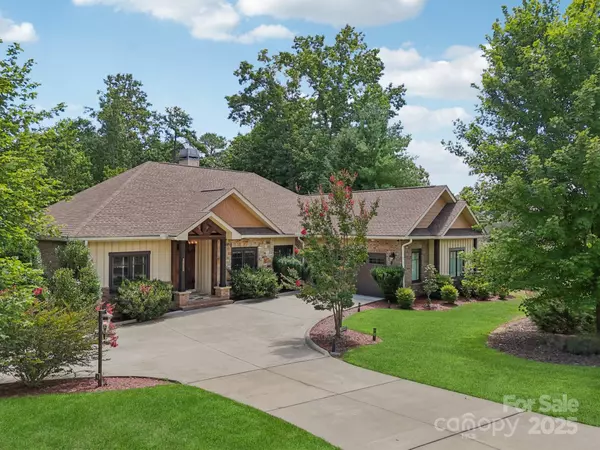 Hendersonville, NC 28791,274 Majestic View CT