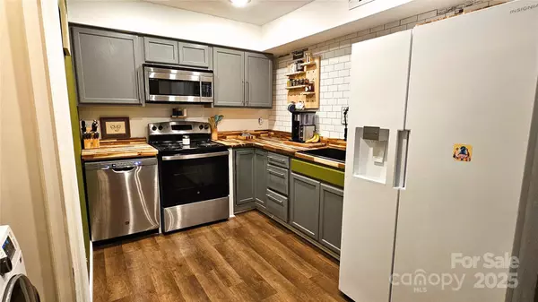 Charlotte, NC 28226,7403 Ashfield CT