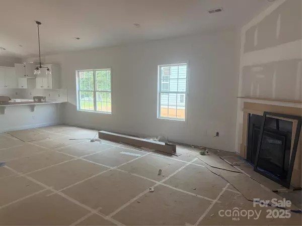 Gastonia, NC 28056,3949 Port Richmond AVE #17