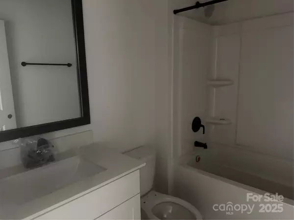 Gastonia, NC 28056,3949 Port Richmond AVE #17