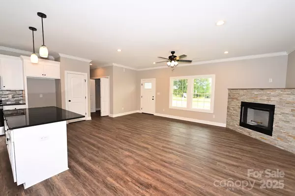 Hickory, NC 28601,3835 Sulphur Springs RD NE