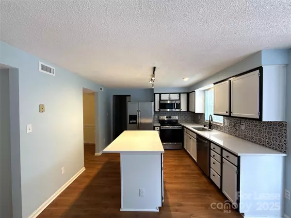 Pineville, NC 28134,12006 Woodside Falls RD