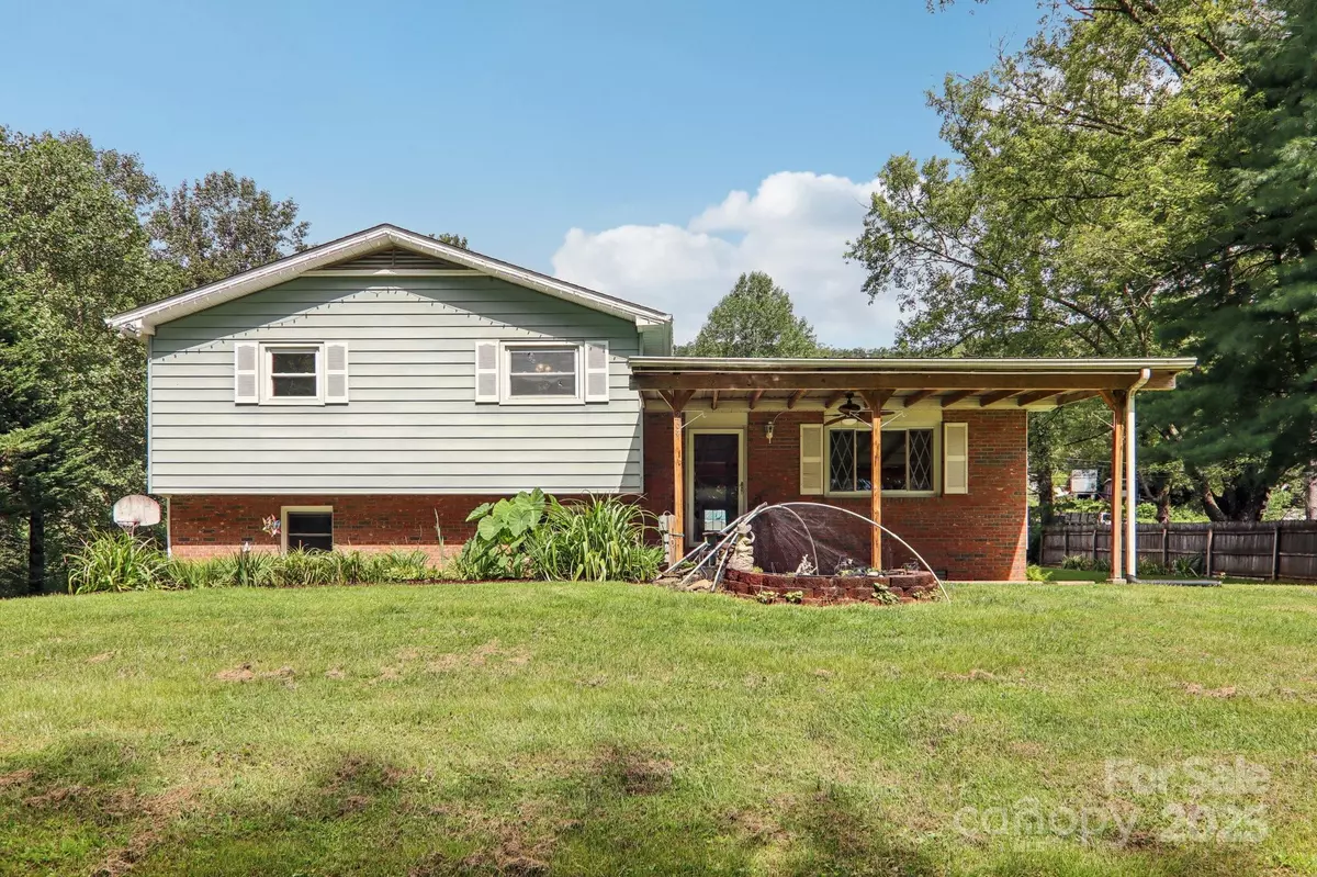Mills River, NC 28759,264 Cashdon DR