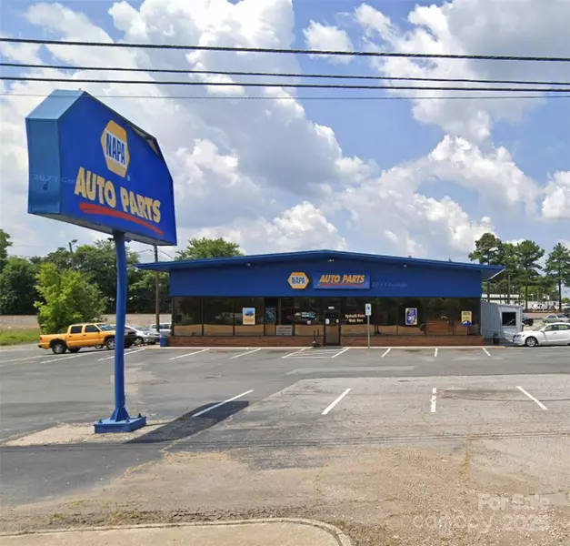 1715 N Cannon BLVD, Kannapolis, NC 28083