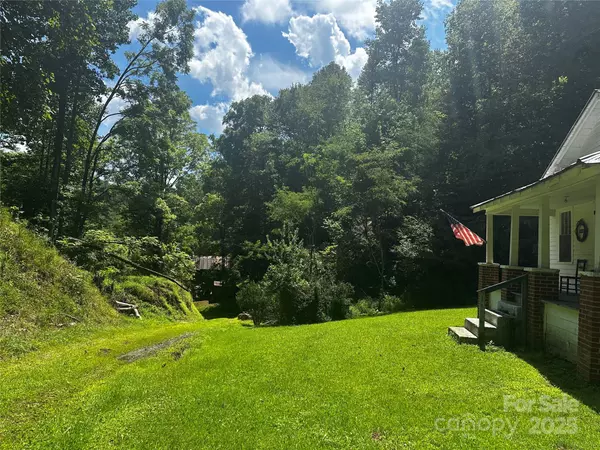 Green Mountain, NC 28740,8485 Hwy 197 HWY
