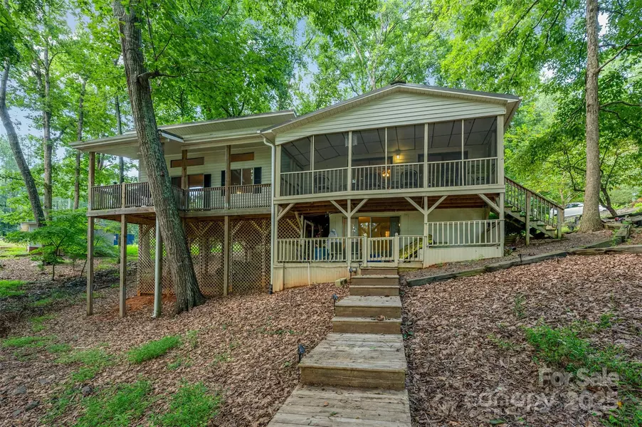 494 Deerfield RD, Mount Gilead, NC 27306