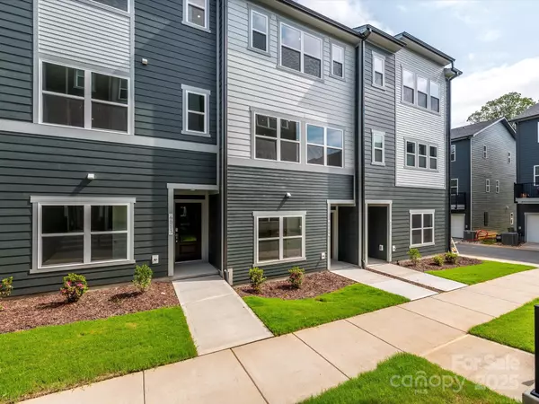6009 Pivot CT, Charlotte, NC 28205