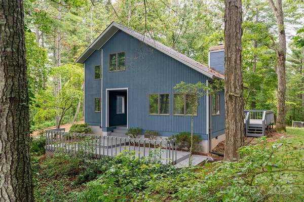 427 Shadowwood DR, Leicester, NC 28748