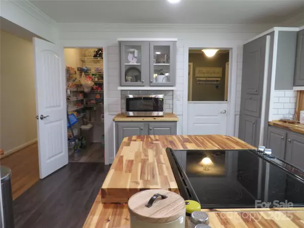 Hudson, NC 28638,6093 Spartan DR