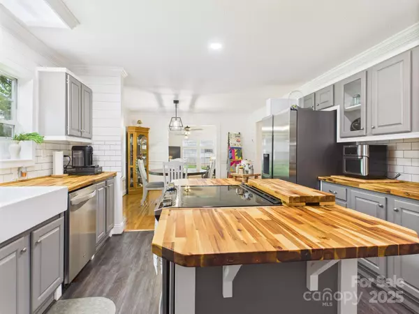 6093 Spartan DR, Hudson, NC 28638