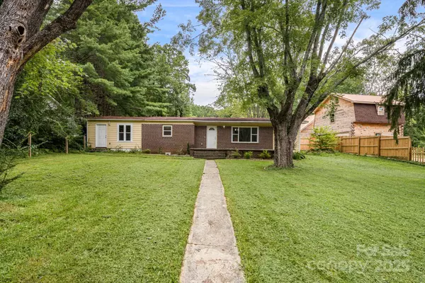 230 Northwest AVE, Swannanoa, NC 28778