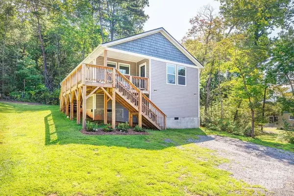 117 Owenby LN, Black Mountain, NC 28711