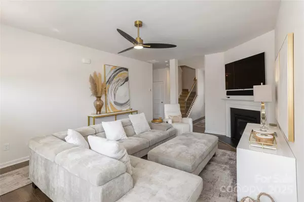 Candler, NC 28715,182 Marathon LN