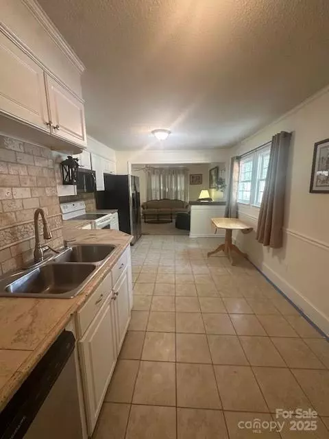 Gastonia, NC 28056,4709 April DR