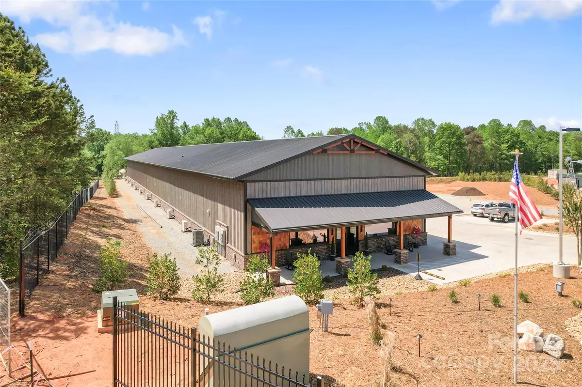 Mooresville, NC 28117,144 McCrary RD #705