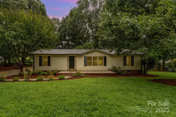 155 Springdale Acres DR, Mooresville, NC 28115