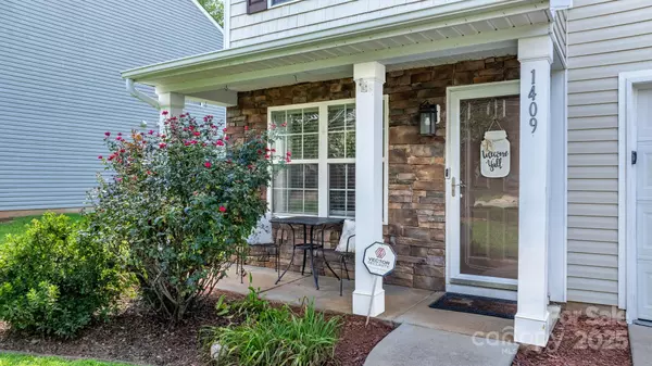 1409 River Run RD, Lowell, NC 28098