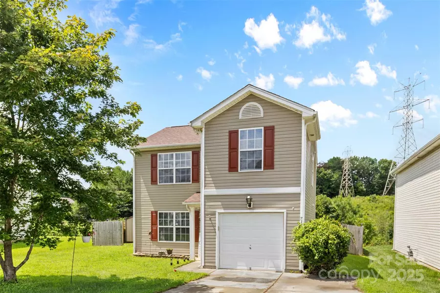 7123 Wandering Creek DR, Charlotte, NC 28216