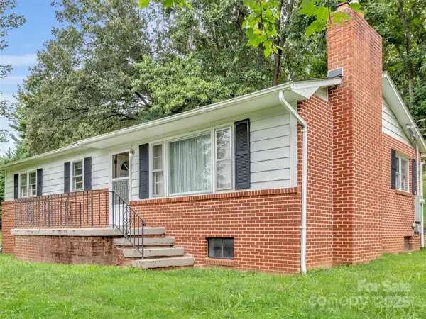 35 Bramlett DR, Waynesville, NC 28785
