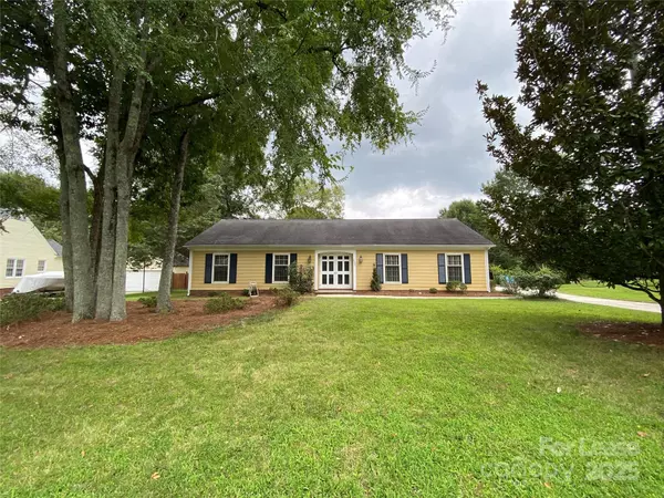 1025 Thornsby LN, Matthews, NC 28105