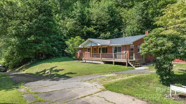 Robbinsville, NC 28771,651 Lower Stecoah RD