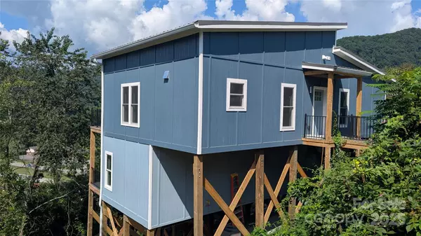 Waynesville, NC 28785,185 Kadire DR