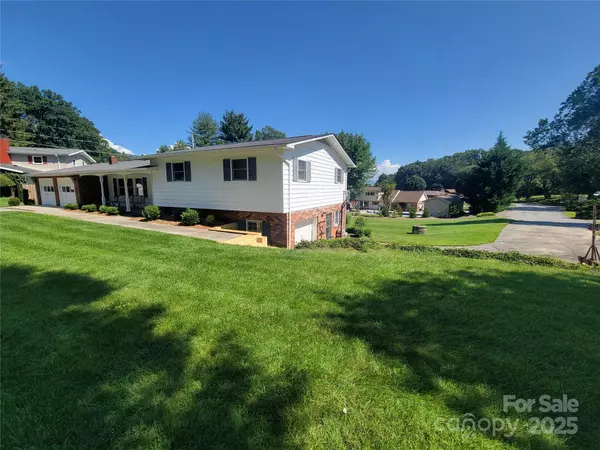 Waynesville, NC 28786,152 Springview DR