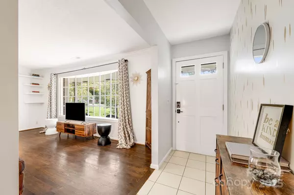 Arden, NC 28704,1 Glen Cove RD