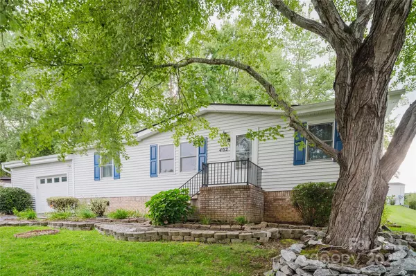 Hendersonville, NC 28792,402 Deerfield CT