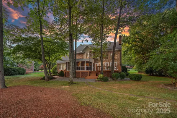 Mooresville, NC 28117,121 Harbor Shore CT