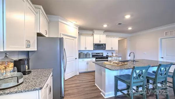Hendersonville, NC 28792,22 Fox Cove RD