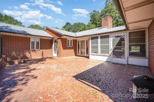 Salisbury, NC 28144,1612 Statesville BLVD