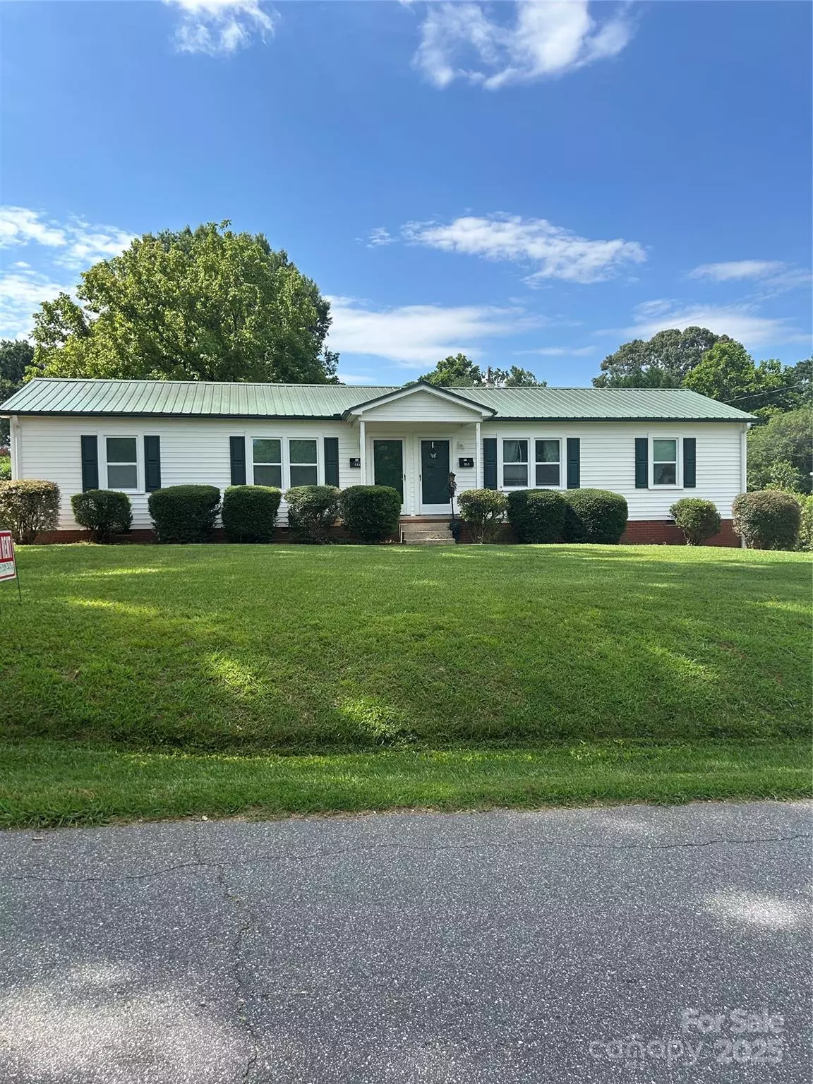 Conover, NC 28613,511 6th ST SW