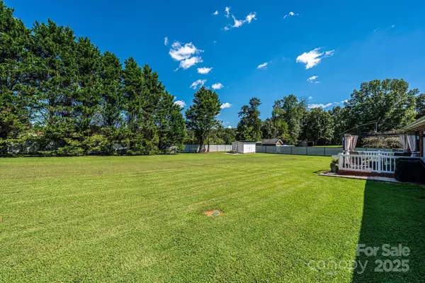 Taylorsville, NC 28681,95 Chesterfield DR