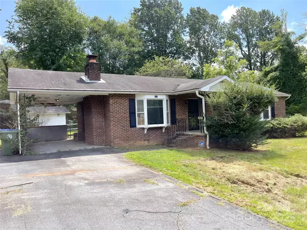 Asheville, NC 28803,69 Hampton ST