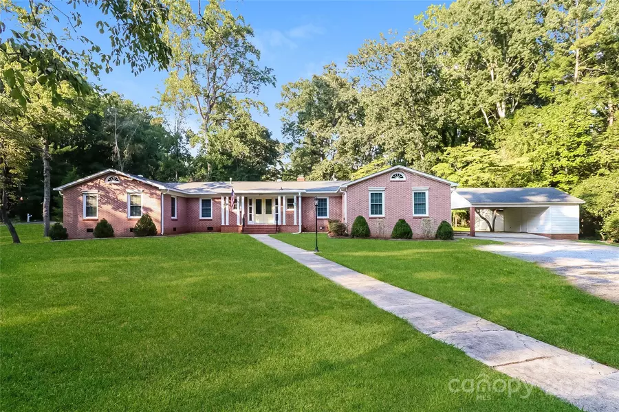 401 Lakeview DR, York, SC 29745