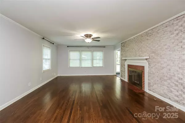 York, SC 29745,401 Lakeview DR