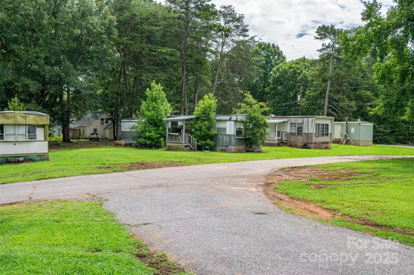 Lincolnton, NC 28092,1218 W Highview LN