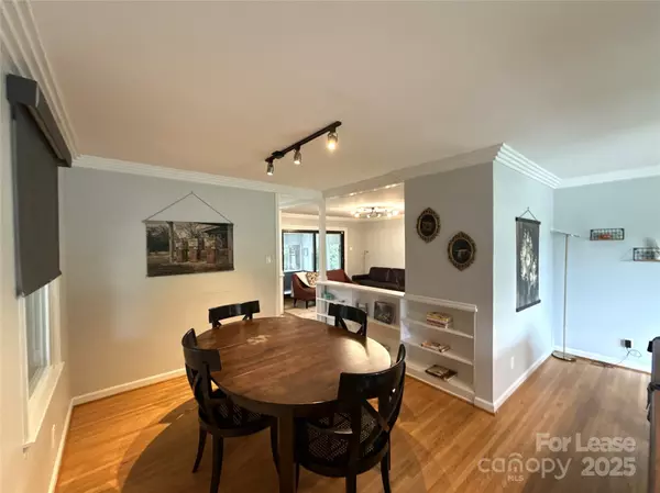 Charlotte, NC 28209,1600 Paddock CIR