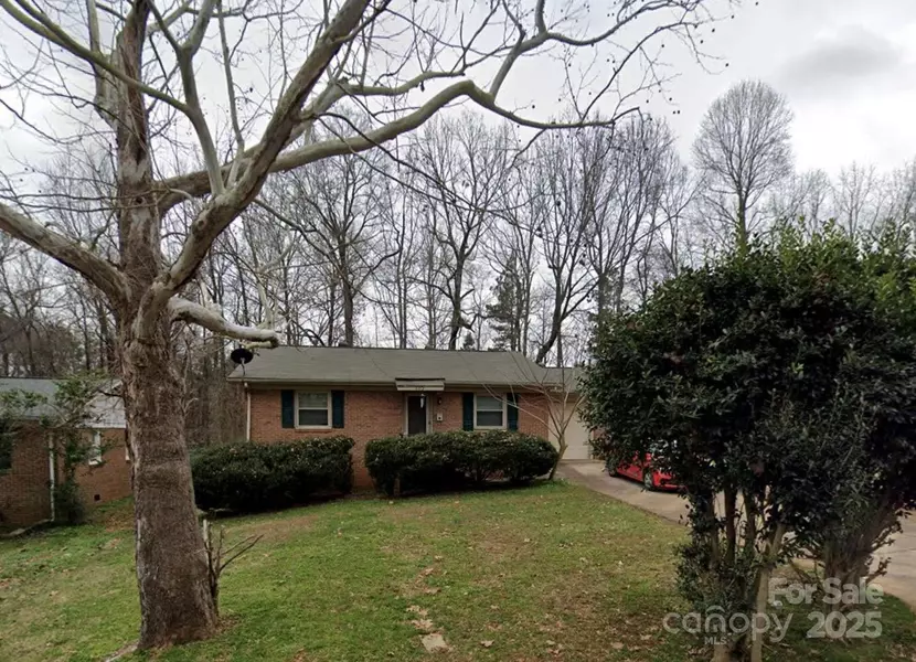 2313 Longleaf DR, Charlotte, NC 28210